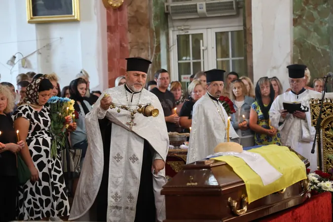 🕯 Лучани попрощалися з 39-річним стрільцем-снайпером Олександром Лебедевичем