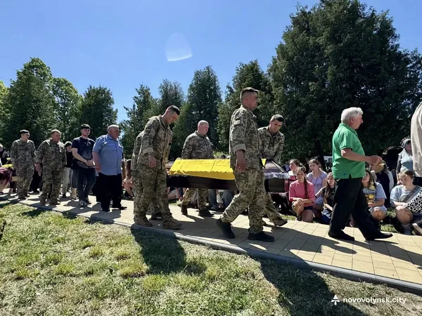 Пів року вважався зниклим: на Волині попрощалися з воїном Сергієм Шулєповим (фото)