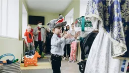 Зворушливо до сліз: мрії онкохворих діток у Луцьку здійснив Миколай (фото)