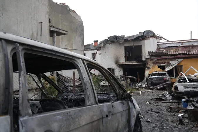Внаслідок ворожої нічної атаки згорів будинок лікаря на Львівщині (фото)