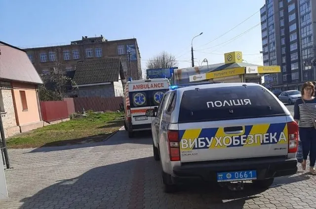 У Луцьку невідомі обстріляли автомобіль
