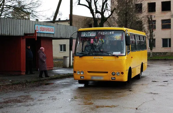 У Луцьку їздить новорічна маршрутка (фото)