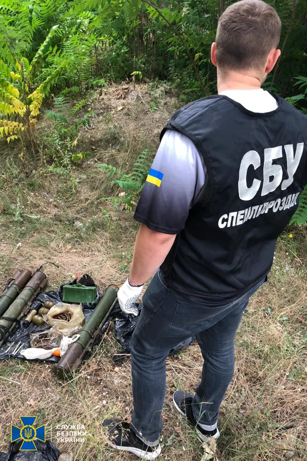 У трьох областях СБУ виявила мережу схронів із боєприпасами (фото)