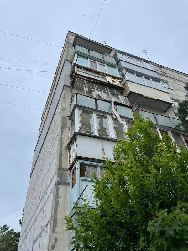 «Свідомі» привезли «сімейні пакунки» у звільнені від окупації містечка Харківщини (фото)