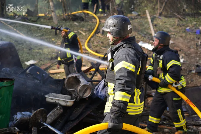 🔥Як у Луцьку на місці прильотів працювали рятувальники (фото)