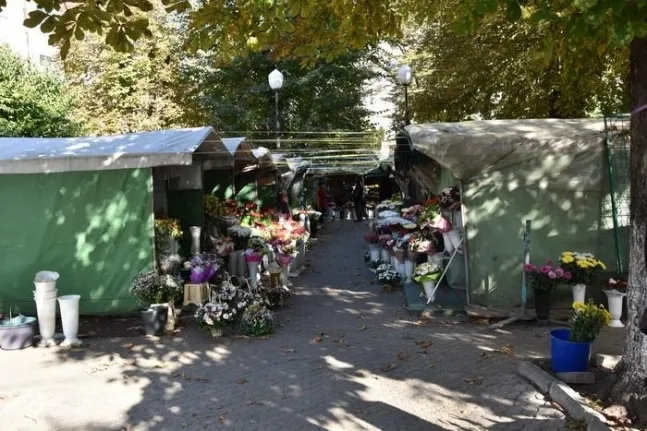 Підприємці погодилися на переїзд квіткового ринку з центру Луцька