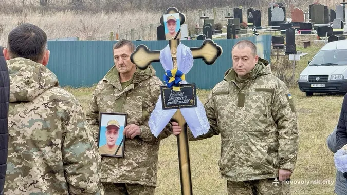На Волині попрощалися із воїном Віталієм Сачуком (фото)