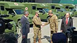"Санітарки" з "Богдану" поїхали в зону АТО (фото)