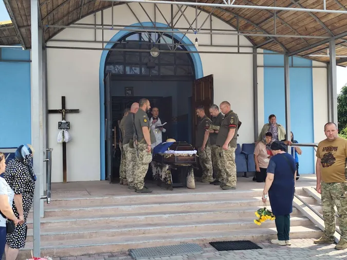 На Волині попрощалися із полеглим Героєм Олександром Троянчуком (фото)