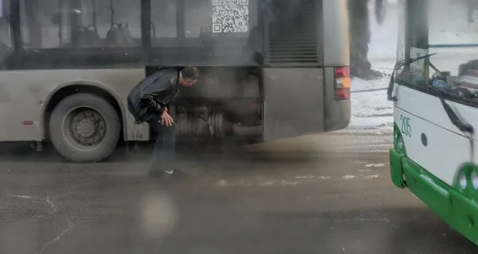 Дим з автобуса: луцький перевізник пояснив, що сталося (фото, відео)