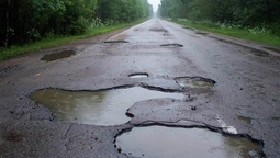 Волинський нардеп просить відремонтувати "дорогу смерті" (відео)