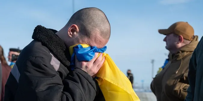 «Наші – вдома»: Зеленський заявив про повернення з полону 207 людей (фото)
