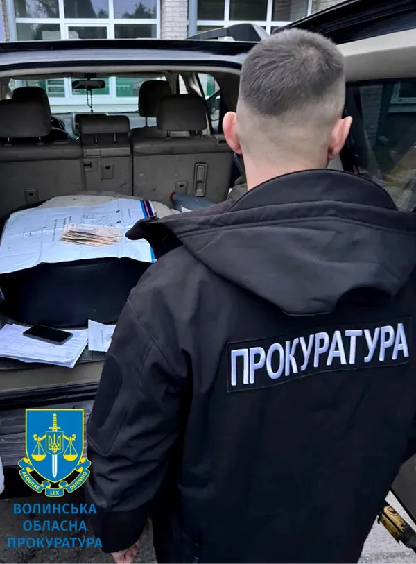 На хабарі зловили начальника управління Волинської ОВА (фото)