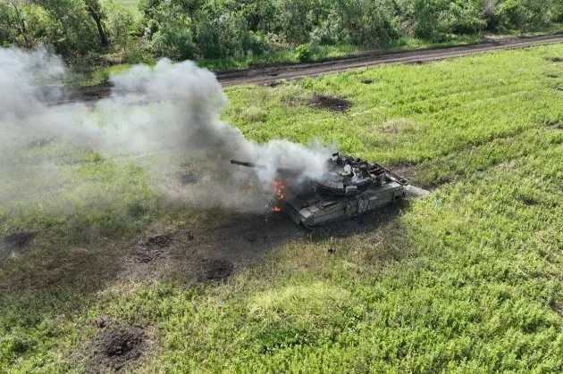 Близько 258 340 окупантів, 4362 танки, 4312 безпілотників: втрати ворога на 22 серпня