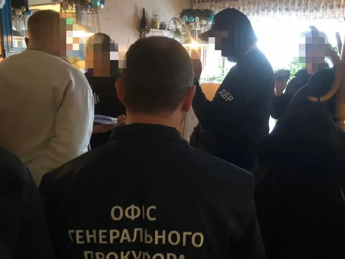 Високопосадовця ДБР хотіли підкупити за пів мільйона доларів (фото)
