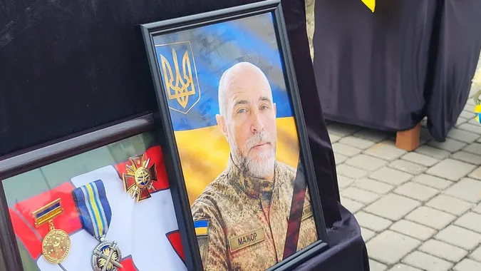 У Ковелі віддали останню шану 49-річному воїну Віталію Мартинюку (фото)