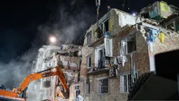 У Києві завершили роботи на місці російського удару: з-під завалів врятували 17 людей