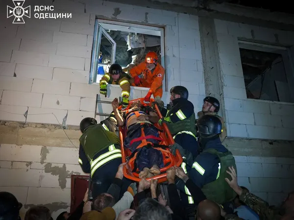 Росіяни вдарили балістикою по Одещині – є жертви (фото)
