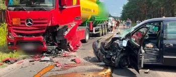 Моторошна трагедія: під колесами бензовоза на Волині загинув водій з Рівненщини (фото)
