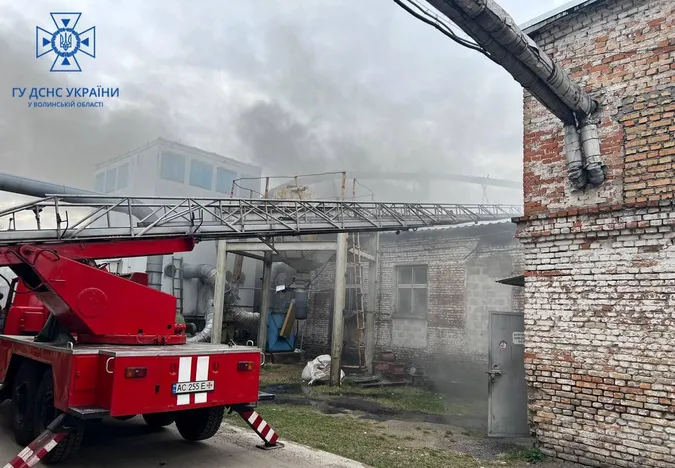 У Нововолинську горіла котельня на підприємстві (фото)