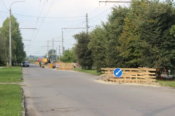 У двох мікрорайонах Луцька будують  каналізаційні мережі (фото)