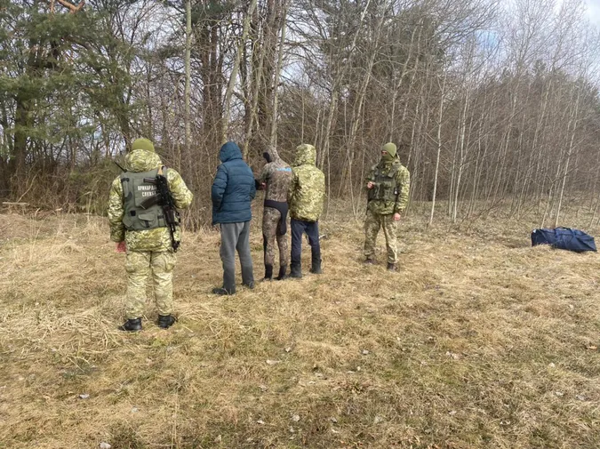 Стрілянина біля кордону: на Волині затримали порушників