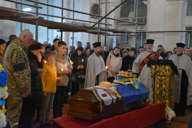 У Луцьку попрощалися із загиблим на війні десантником Артемом Баглайчуком (фото, відео)