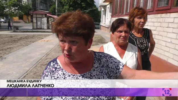Сморід у Луцьку: в підвалі багатоповерхівки збираються каналізаційні води (відео)