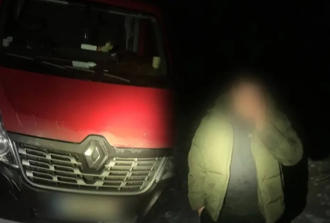 І на колесах, і пішки: на Волині п'яний сміливець довикаблучувався перед поліцейськими