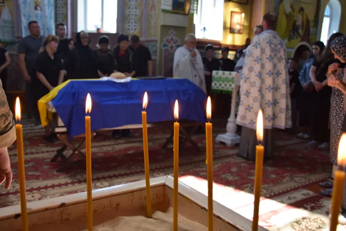 На Волині попрощалися з прикордонником Іллею Добринюком, який загинув під час оборони Авдіївки (фото)