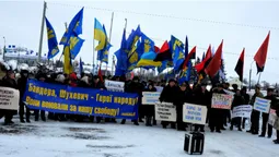 Як у Луцьку пікетували польське консульство (фото)