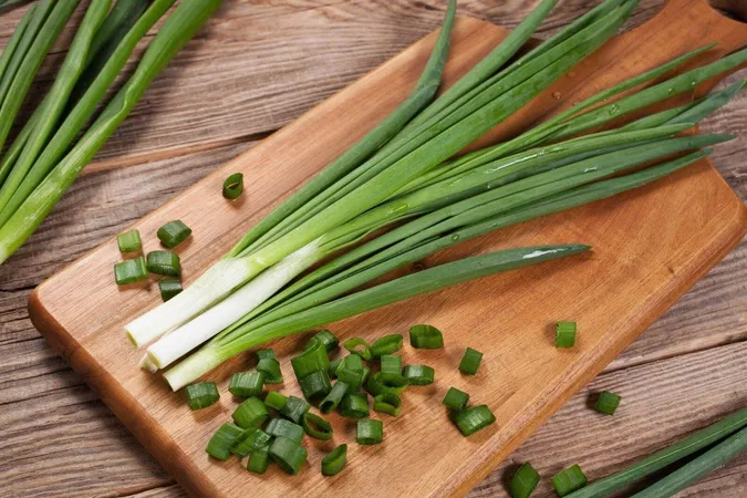 Зелена цибуля названа лікарем одним із найкорисніших продуктів узимку