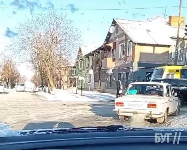 ДТП на Волині: водійка не впоралась з керування і в'їхала в маршрутку (фото)