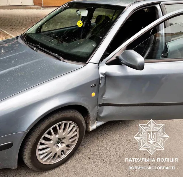 Двері в двері: в Луцьку чергова автотроща за участю маршрутки (фото, відео)