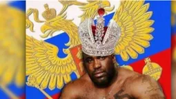 У Росії – скандал через темношкірого з георгіївською стрічкою на пенісі (фото18+)