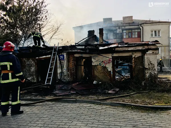 Пожежа біля Луцькради: що залишилося від старого будинку (фото)