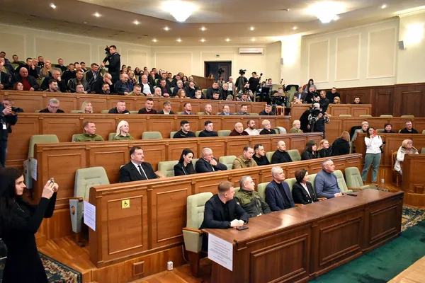 Запрошені на представлення нового очільника