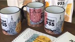 До Дня міста Луцька виготовили унікальні блокноти, чашки і футболки (фото)