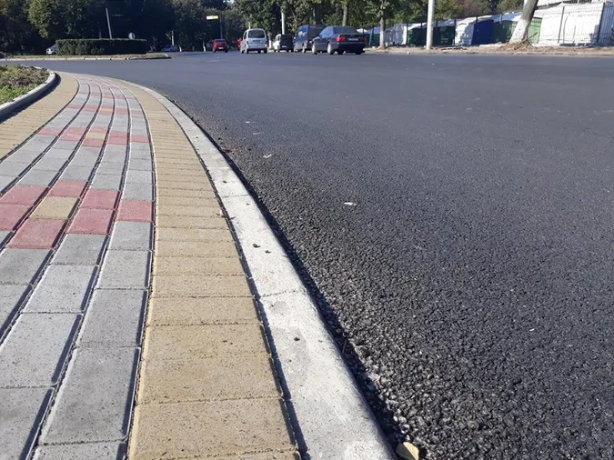 Показали, як у Луцьку відремонтували дорогу біля «Авангарду» (фото)