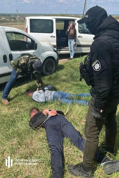 $4500 з «клієнта»: на Одещині місцеві переправляли до Молдови чоловіків призовного віку (фото)