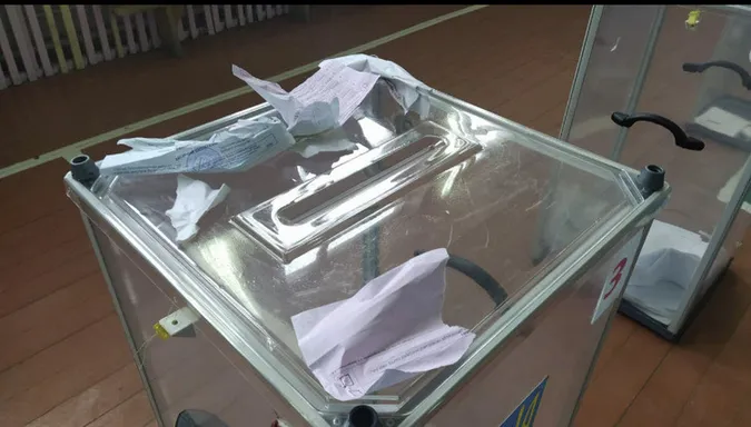 На Волині виборець порвав бюлетень: чоловік був п'яним (фото)
