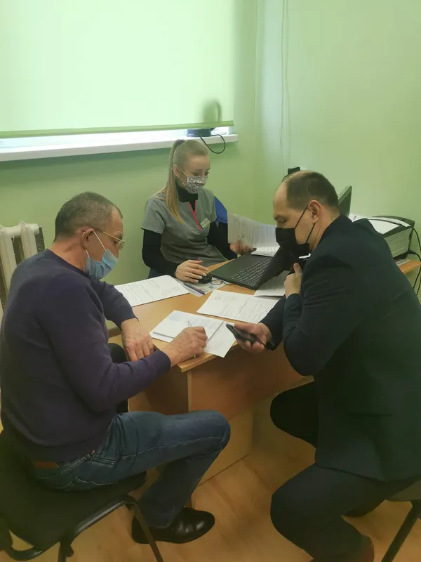 Очільник управління охорони здоров'я на Волині вакцинувався проти COVID (фото)