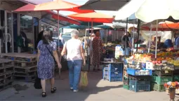 На ринку у Луцьку – ґвалт, бо ціни на овочі злетіли до небес (фото)