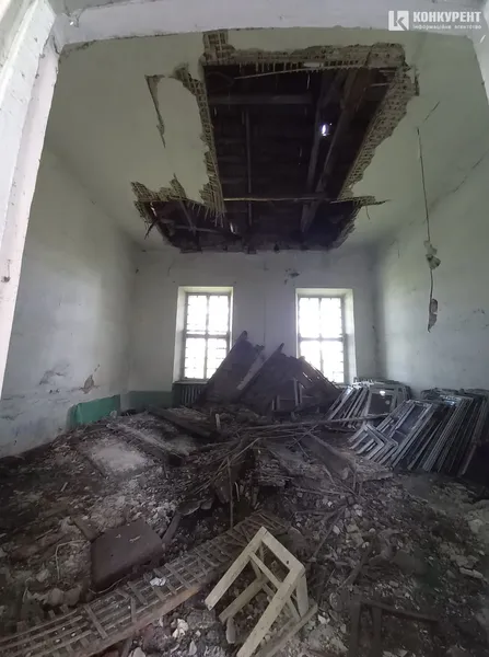 У олицькому замку Радзивілів обвалюється стеля (фото)
