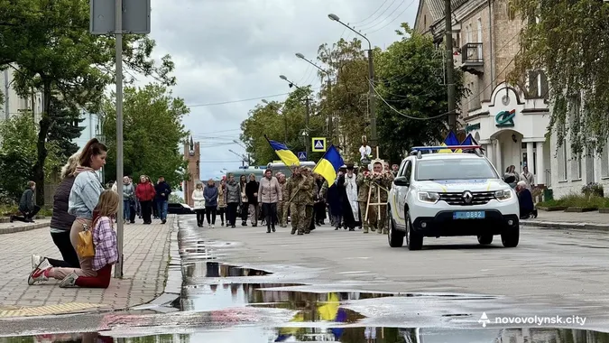 У Нововолинську попрощалися із воїном Максимом Єгоровим (фото)