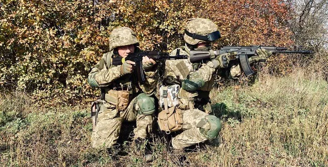 Близько 77 950 окупантів, 2801 танк, 393 РСЗВ: втрати ворога на 9 листопада