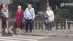У Луцьку «роги» тролейбуса розбили ліхтар та паралізували рух вулицею (фото)