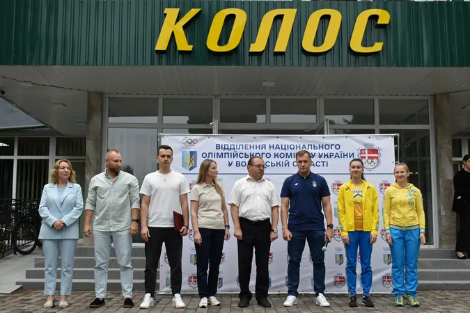 У Луцьку урочисто підняли Олімпійський прапор (фото)