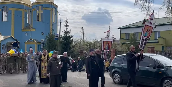 Загинув на Харківщині у Страсний четвер: на Волині попрощалися з Богданом Дмитруком (фото)
