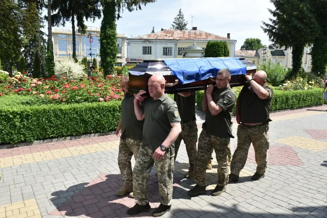 Луцьк попрощався з воїном Олександром Лижнюком, який загинув на Сумщині